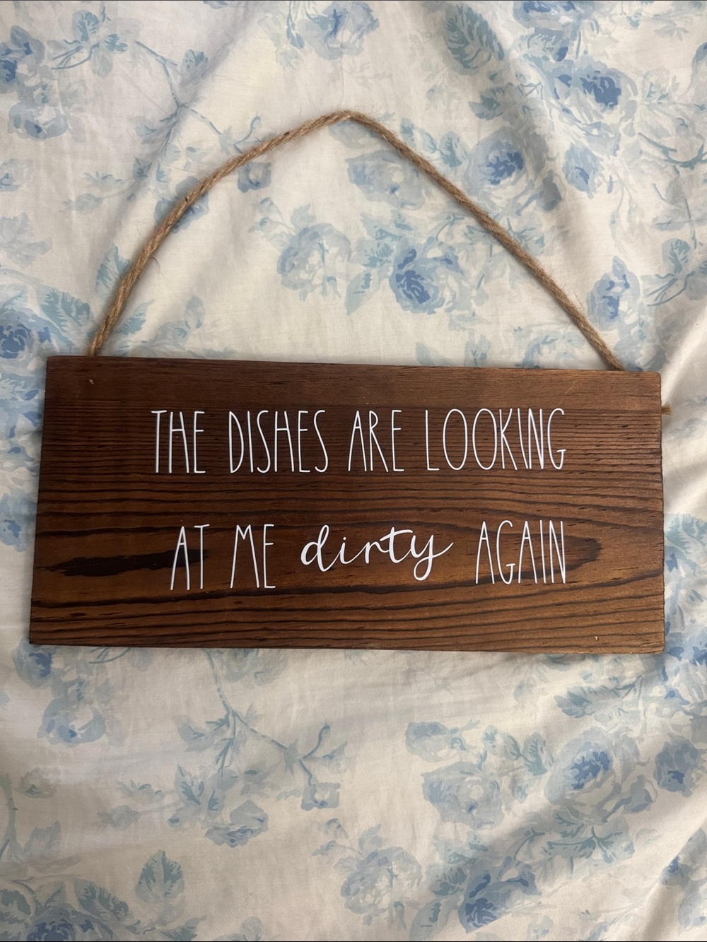 Kitchen dishes sign in